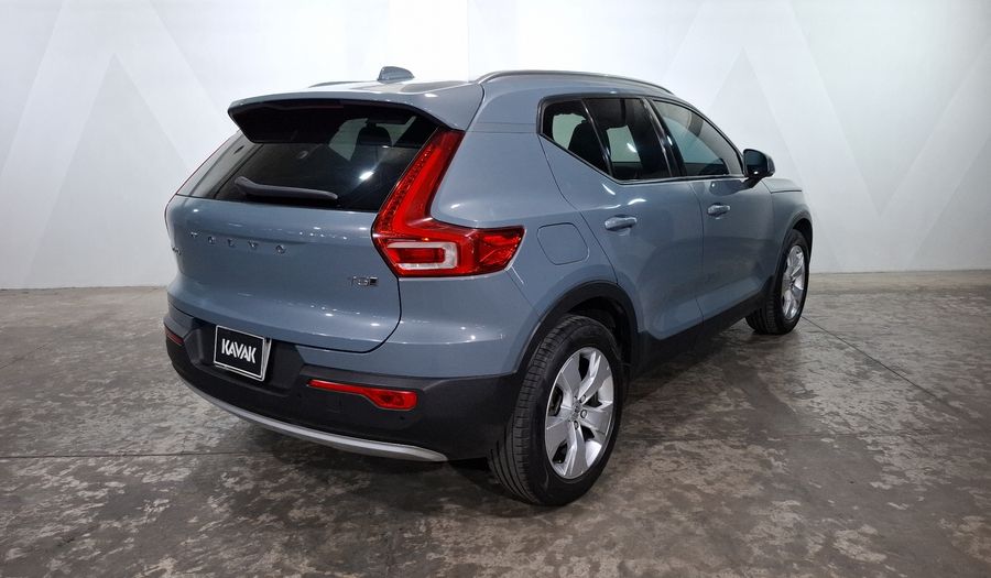 Volvo Xc40 2.0 T5 MOMENTUM AUTO 4WD Suv 2020