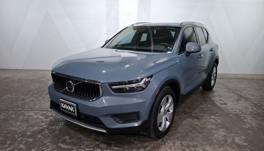 Volvo • XC40