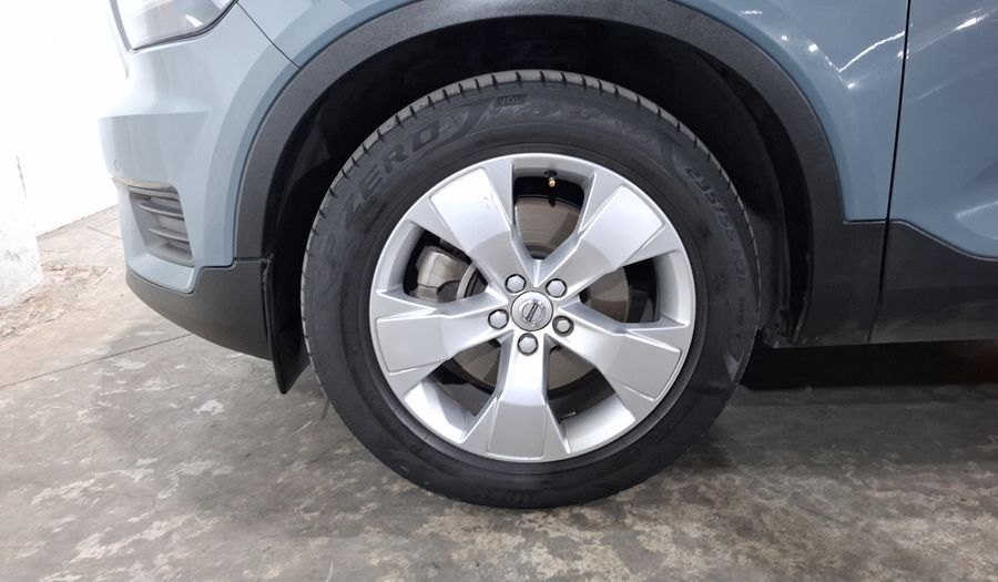 Volvo Xc40 2.0 T5 MOMENTUM AUTO 4WD Suv 2020