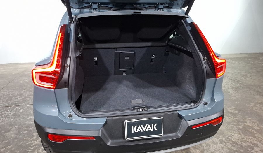 Volvo Xc40 2.0 T5 MOMENTUM AUTO 4WD Suv 2020