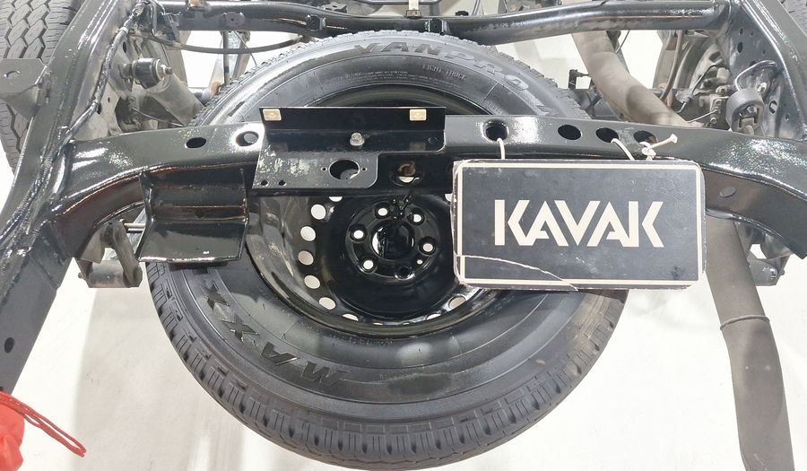 Nissan Np300 2.5 ESTACAS TM DH AC PAQ. SEG. 6VEL Pickup 2018