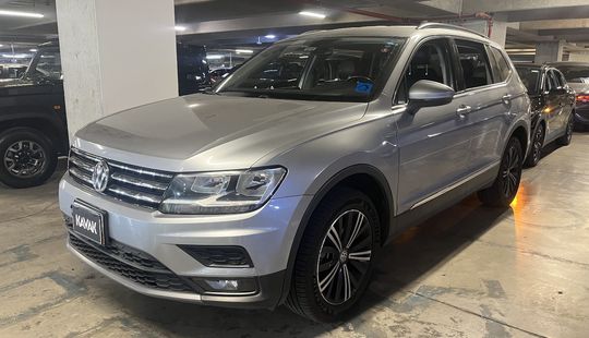 Volkswagen • Tiguan