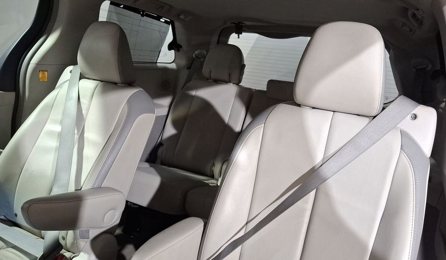 Toyota Sienna 3.5 LIMITED AT Minivan 2013