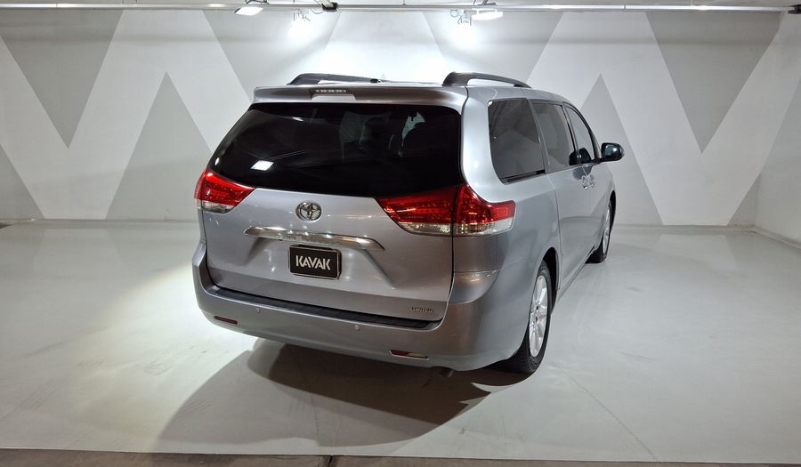 Toyota Sienna 3.5 LIMITED AT Minivan 2013