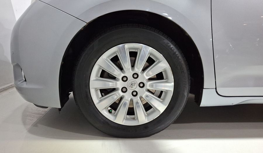 Toyota Sienna 3.5 LIMITED AT Minivan 2013