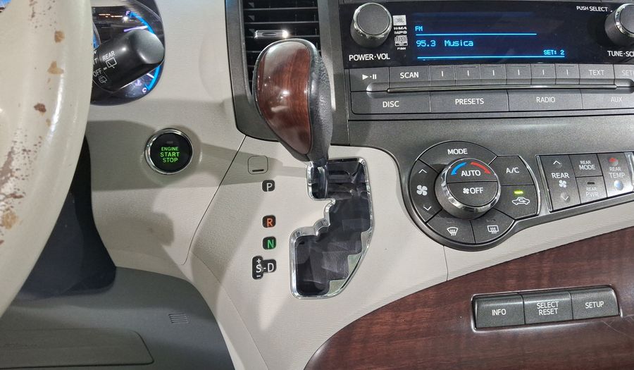 Toyota Sienna 3.5 LIMITED AT Minivan 2013