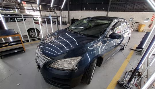 Nissan • Sentra