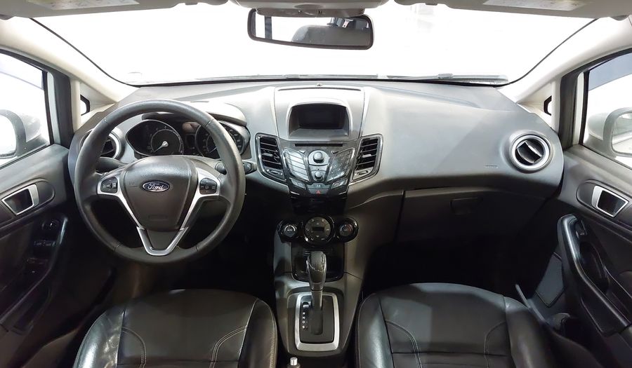 Ford Fiesta 1.6 16V TIVCT TITANIUM POWERSHIFT Hatchback 2015