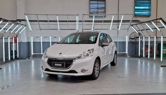 Peugeot • 208