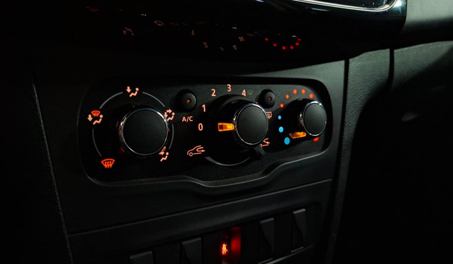 Renault Sandero 1.6 LIFE Hatchback 2021