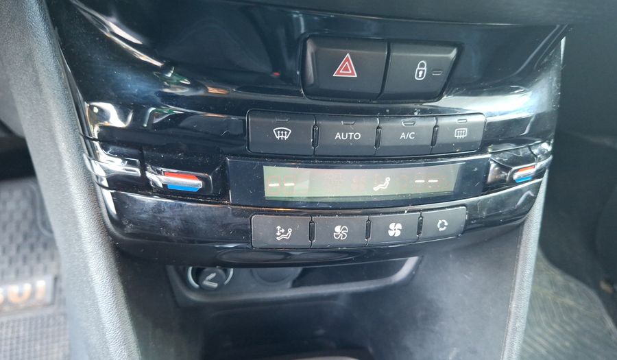 Peugeot 208 1.2 PURETECH 82 HP SIGNATURE Hatchback 2020