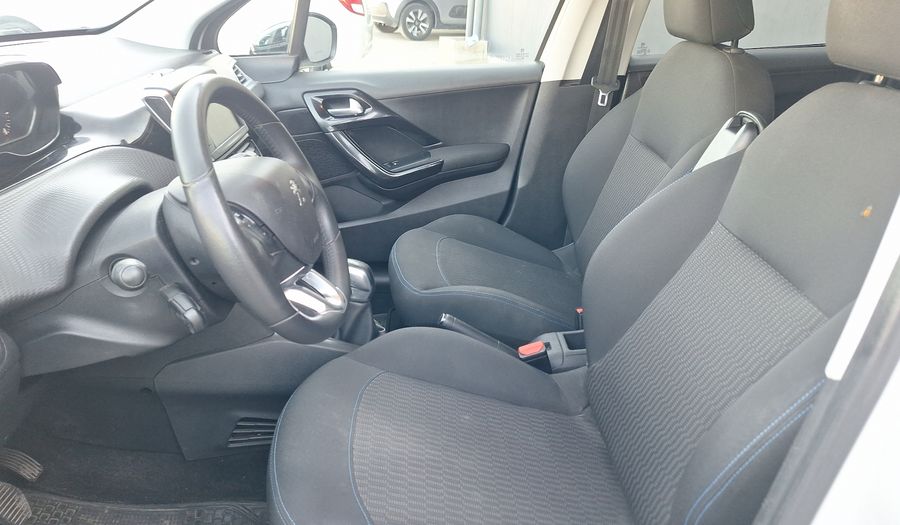 Peugeot 208 1.2 PURETECH 82 HP SIGNATURE Hatchback 2020