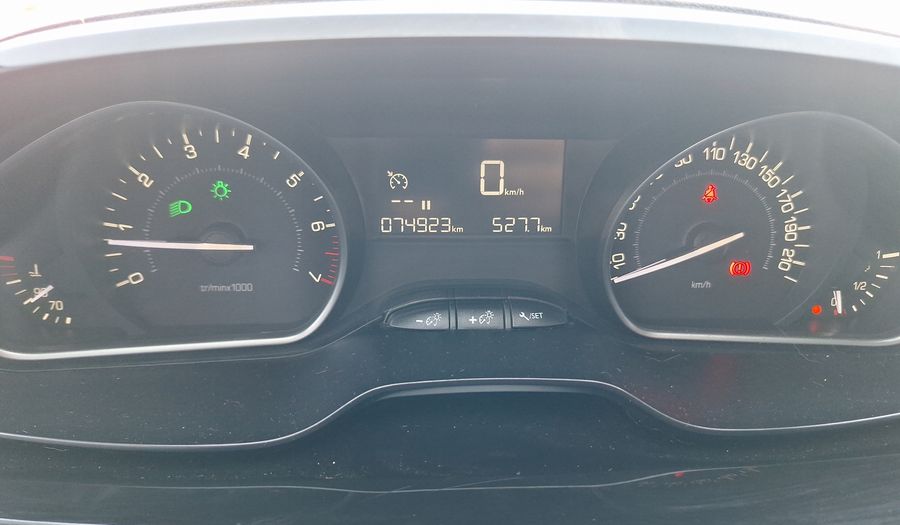 Peugeot 208 1.2 PURETECH 82 HP SIGNATURE Hatchback 2020