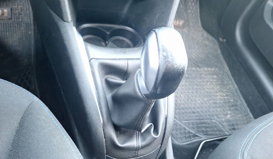 Peugeot 208 1.2 PURETECH 82 HP SIGNATURE Hatchback 2020