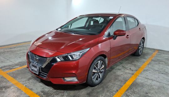 Nissan • Versa