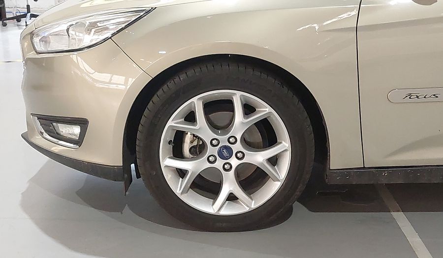 Ford Focus SE PLUS Hatchback 2017