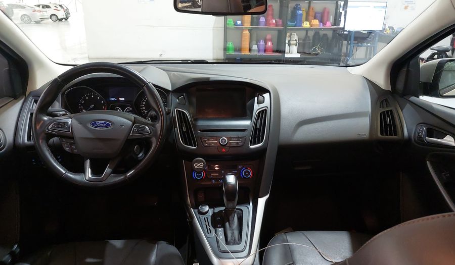 Ford Focus SE PLUS Hatchback 2017