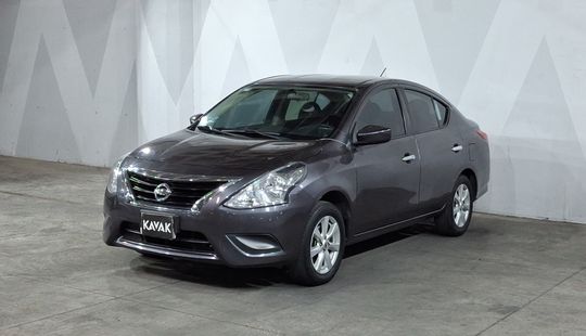 Nissan • Versa