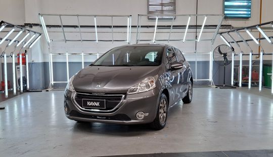 Peugeot • 208