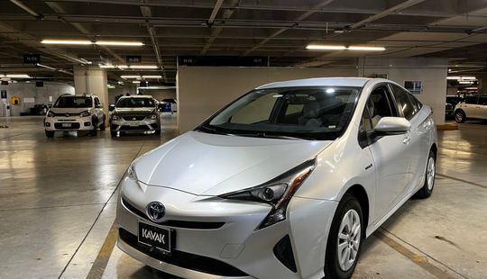 Toyota • Prius