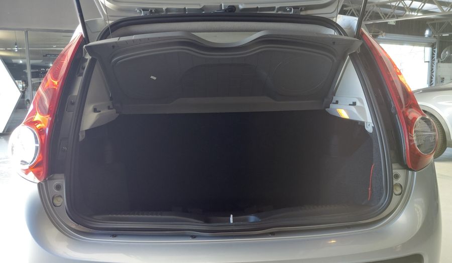 Fiat Palio 1.4 ATTRACTIVE Hatchback 2015