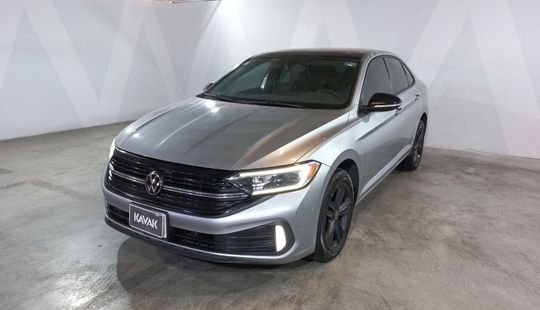 Volkswagen • Jetta