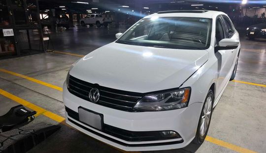 Volkswagen • Jetta