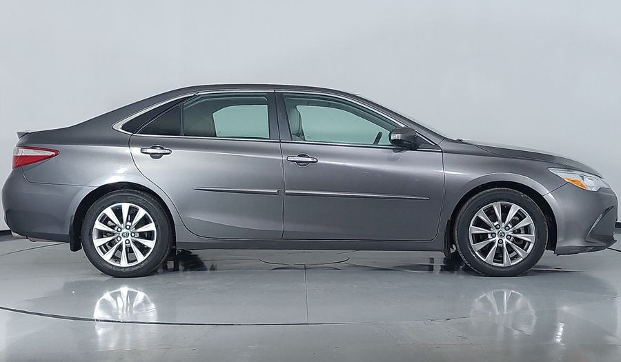 Toyota Camry 3.5 XLE V6 6AT Sedan 2016