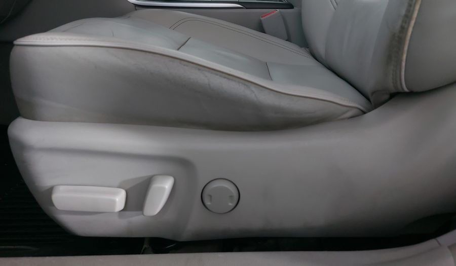 Toyota Camry 3.5 XLE V6 6AT Sedan 2016