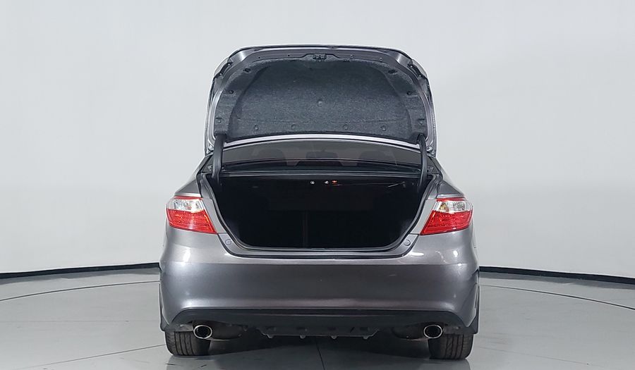 Toyota Camry 3.5 XLE V6 6AT Sedan 2016