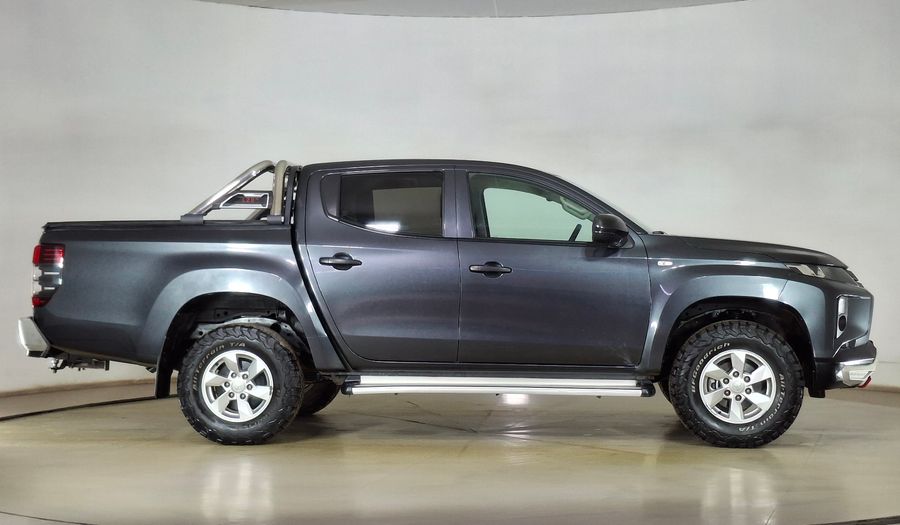 Mitsubishi L200 2.4 TD WORK DC CR Pickup 2021