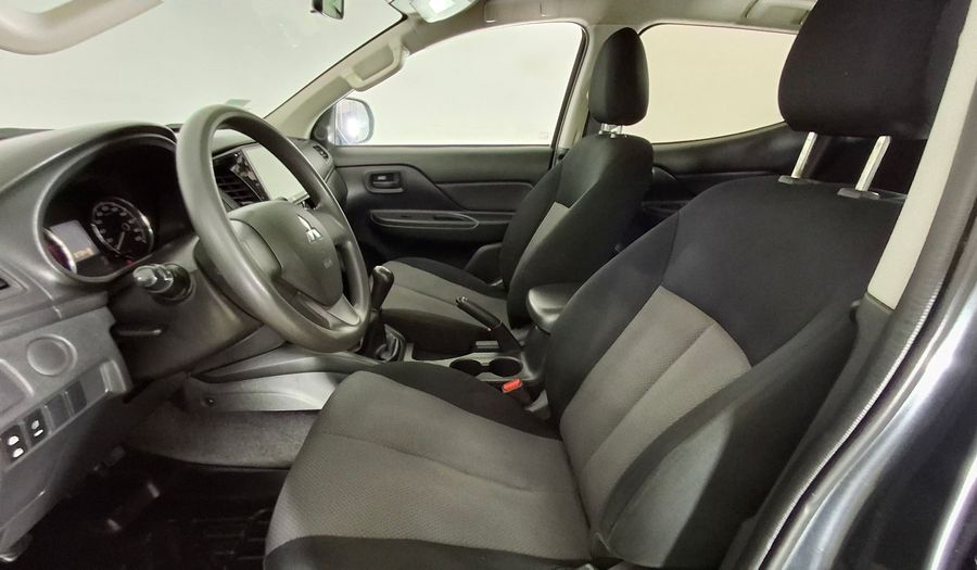 Mitsubishi L200 2.4 TD WORK DC CR Pickup 2021