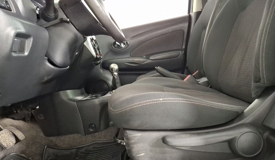 Nissan Versa 1.6 ADVANCE TA AC Sedan 2016