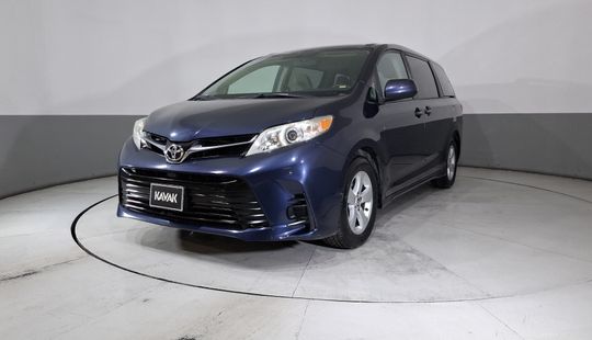 Toyota • Sienna