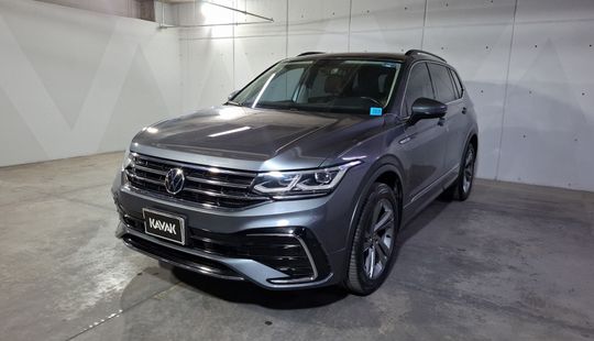 Volkswagen • Tiguan