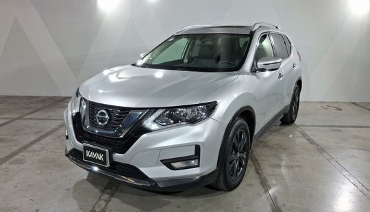 Nissan • X-Trail