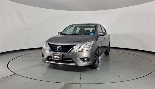 Nissan • Versa