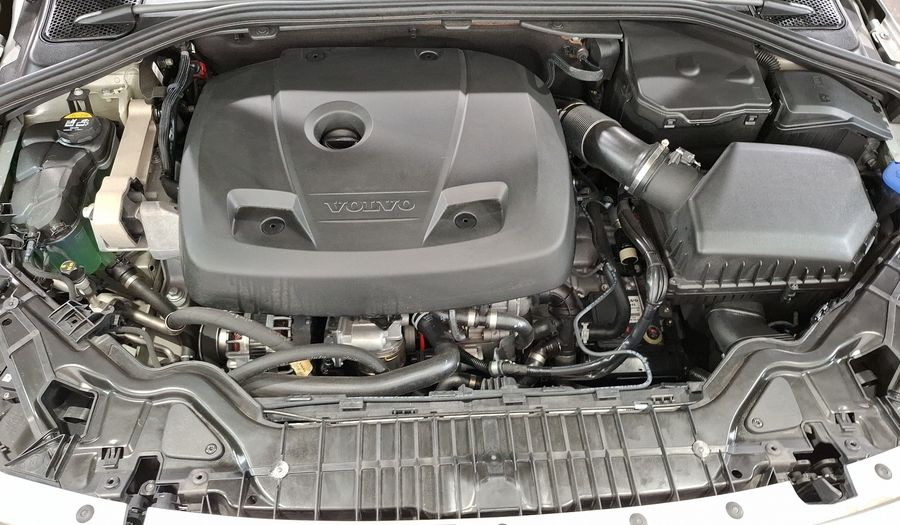 Volvo S60 2.0 R-DESIGN T6 AWD AUTO Sedan 2017