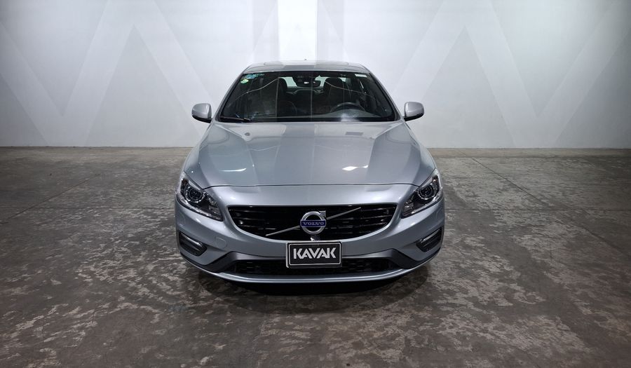 Volvo S60 2.0 R-DESIGN T6 AWD AUTO Sedan 2017