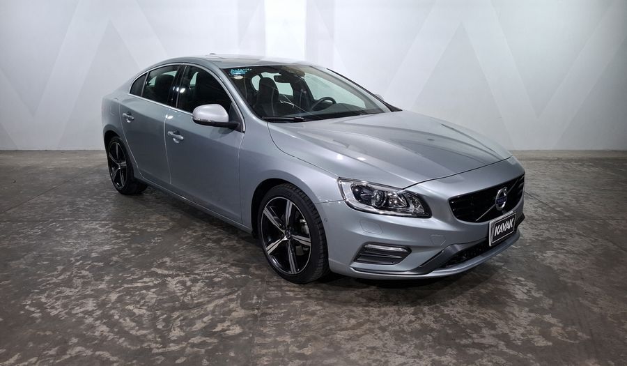 Volvo S60 2.0 R-DESIGN T6 AWD AUTO Sedan 2017