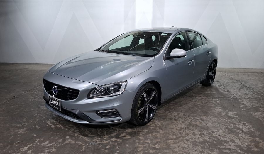 Volvo S60 2.0 R-DESIGN T6 AWD AUTO Sedan 2017