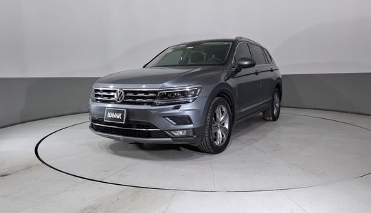 Volkswagen • Tiguan