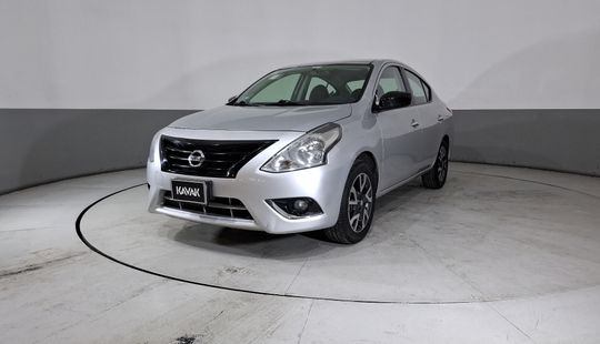 Nissan • Versa