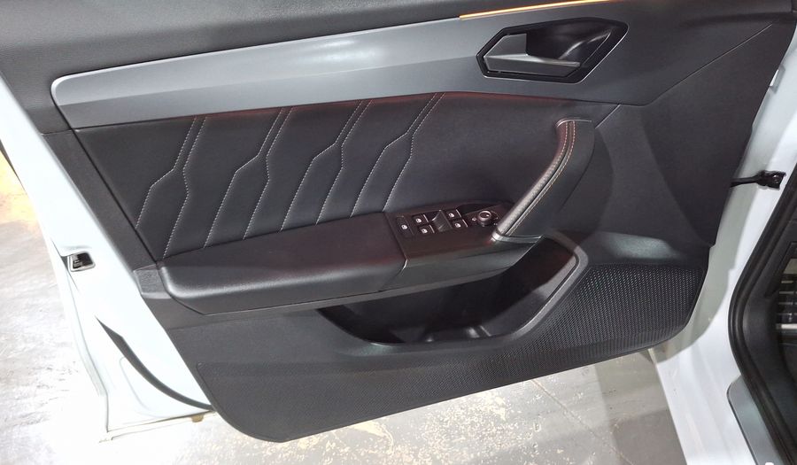 Cupra Leon 2.0 HIGH DCT Hatchback 2023