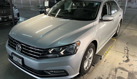 Volkswagen • Passat