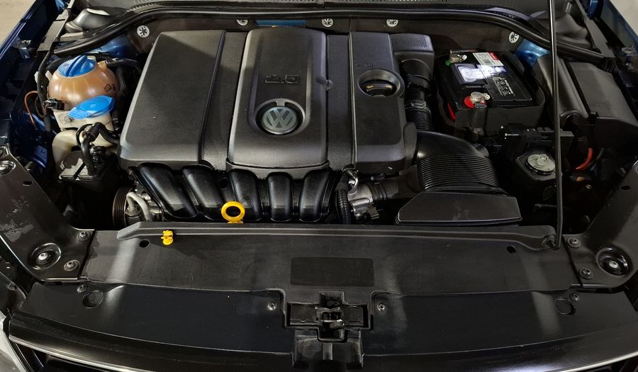 Volkswagen Jetta 2.5 SPORTLINE BOLSA PAQWELT TECHO TIP. Sedan 2015