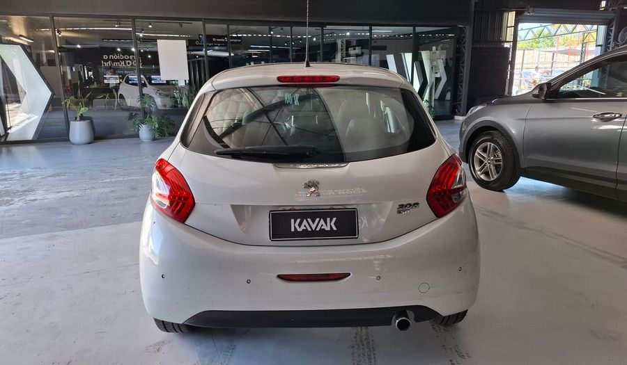 Peugeot 208 1.6 ALLURE TOUCHSCREEN MT Hatchback 2015