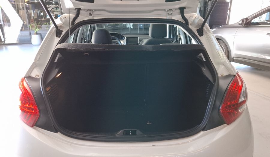 Peugeot 208 1.6 ALLURE TOUCHSCREEN MT Hatchback 2015
