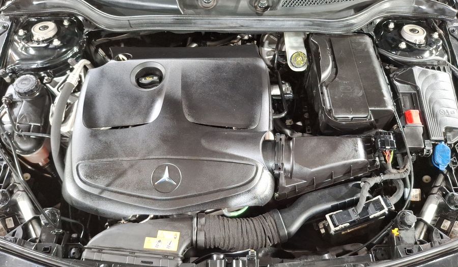 Mercedes Benz Clase A 1.6 200 URBAN Hatchback 2017