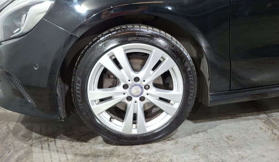 Mercedes Benz Clase A 1.6 200 URBAN Hatchback 2017